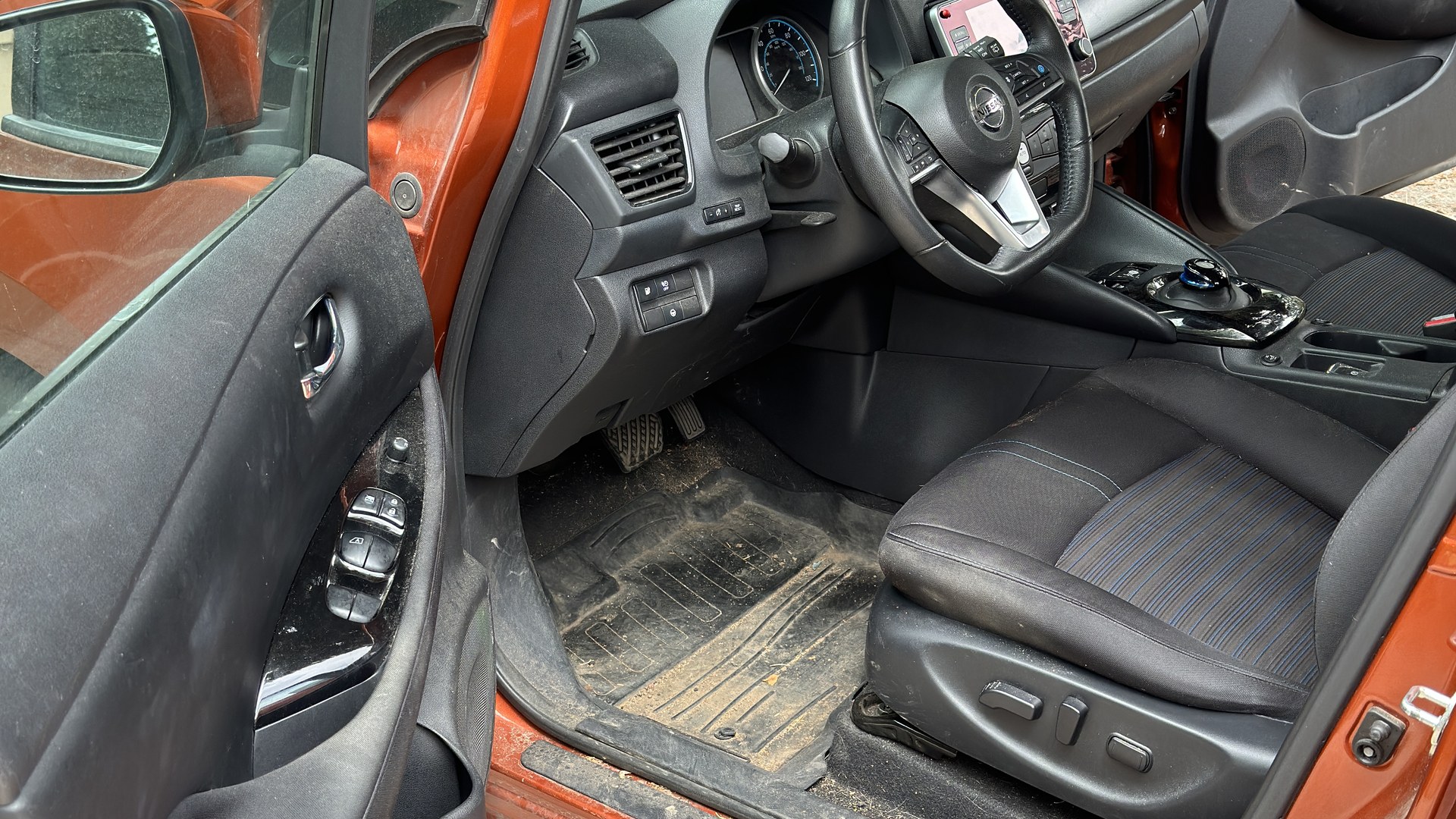 Vehicle before detail photo two